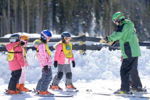 ski-snowboard-school