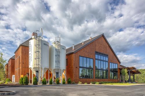 Exterior pic of Meier's Creek Brewing Company