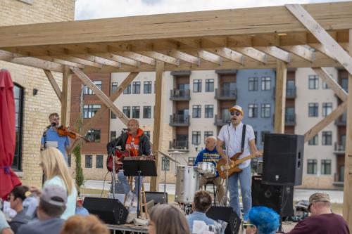 PetSkull Live Music Outside in Summer