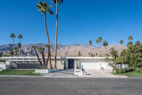 House designed by Stan Sackely in Palm Springs
