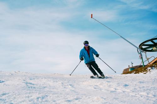Roundtop skiing