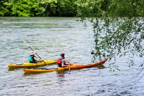 Riverbend Park Kayaking