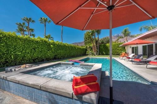 Casa Tiempo Oasis Rental home outdoor pool and spa