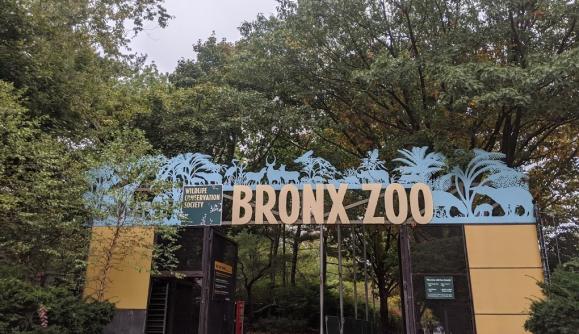 Entrance to the Bronx Zoo Entrance to the Bronx Zoo