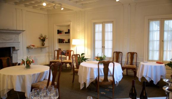 Photo of the dining area in Geneva on the lake Photo of the dining area in Geneva on the lake