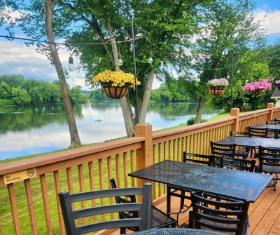 Penn's Tavern Patio Dining