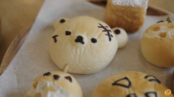 Image of decorated baked goods. The baked goods are decorated for Halloween.