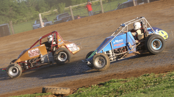 Dirt Track Racing at Paragon Speedway.