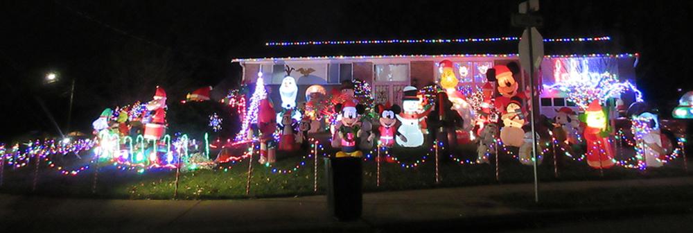 Ontario Dr, Springfield - Tacky Christmas Lights