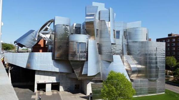 Frederick R. Weisman Art Museum building