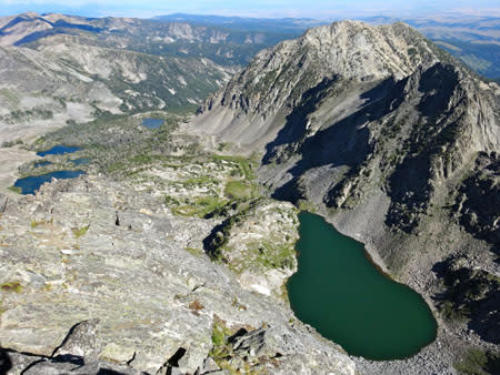 Beehive Lake and Spanish Lakes | Photo: AMountainJourney.com