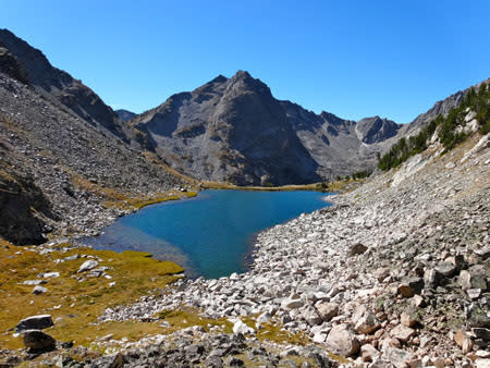 Summit Lake | Photo: AMountainJourney.com