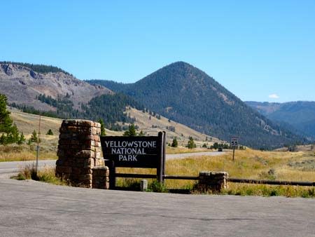 Yellowstone national Park sign 191