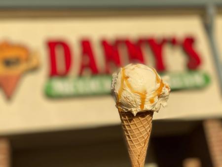 Danny's Mexican Ice Cream's caramel apple (Photo courtesy of Danny's Mexican Ice Cream's Facebook page)