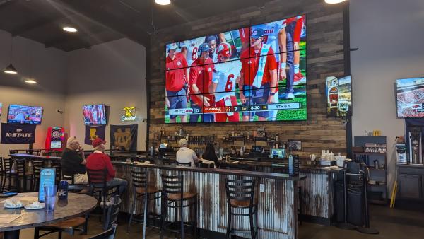 Harry's Taphouse Megascreen