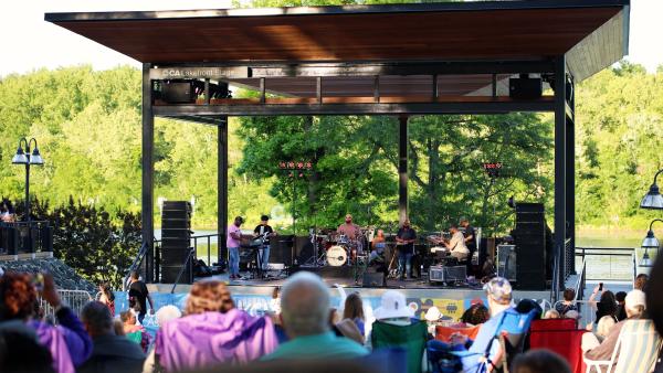 Columbia Lakefront Live