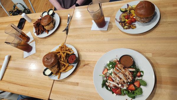 Located in downtown Martinsville, Bar Ziek serves up a tasty menu of appetizers, sandwiches, salads,and more!