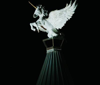 Imagine sculpture in Grapevine