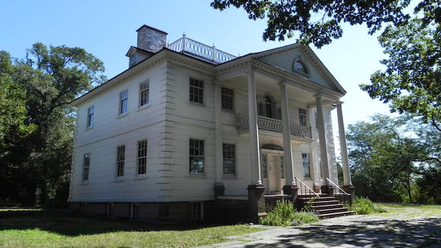 exterior of the Morris-Jumel Mansion