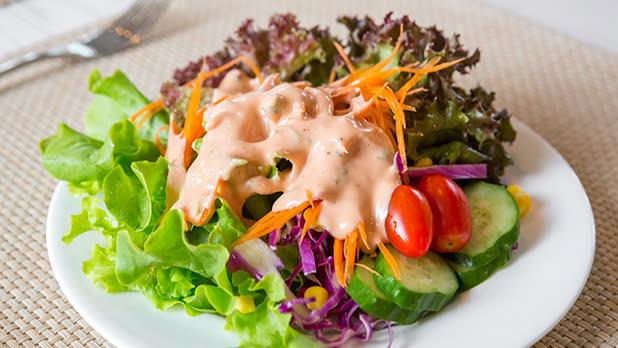 green salad with thousand island dressing