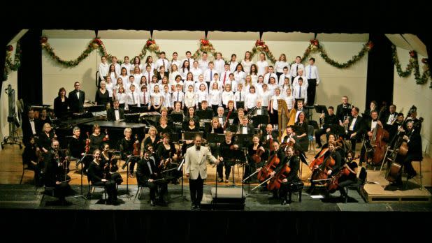 Full view of musicians of Glens Falls Symphony Orchestra
