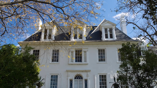 Exterior of a white mansion at the Clermont State Historic Site