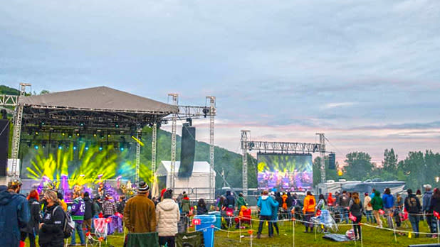 Apple Valley Park concert stage; Photo Credit: @applevalleypark