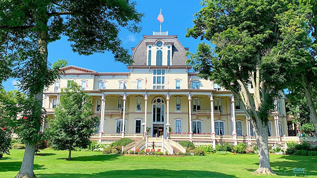 The grand Athenaeum Hotel at the Chautauqua Institution on a bright and sunny day