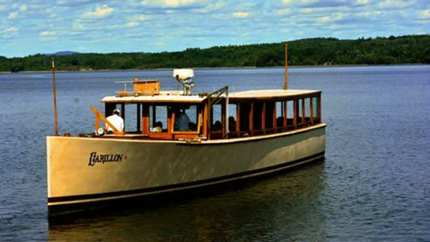 Carillon boat