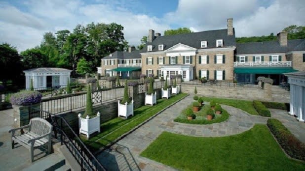 Exterior of the Fenimore Art Museum and outdoor patio/gardens
