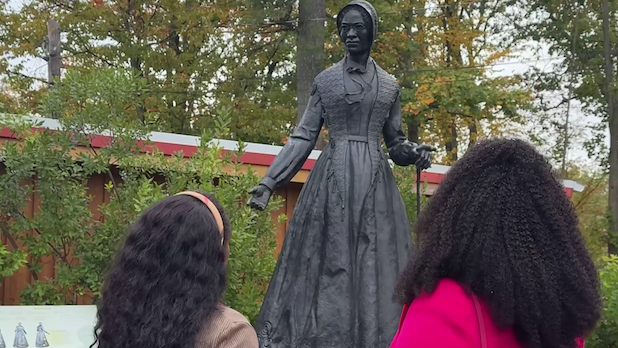 Dev and friend Abi admiring the Sojourner Truth Statue at the Walkway Over The Hudson.