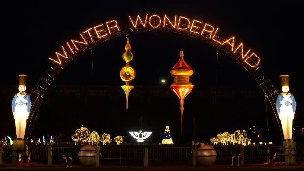 Holiday lights reading "Winter Wonderland"