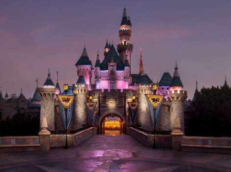 DISNEY’S LAND Amazon.com: Disney's Land: Walt Disney and the Invention of the