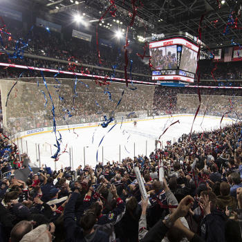 CBJ Fans - Streamers - Celebration