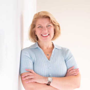 Dawn Lamuth Headshot
