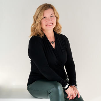 Laura Argenbright Headshot