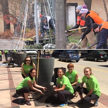 Stroll on State and Rockford Sharefest Volunteerism