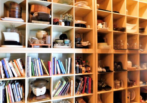 wall shelves of books