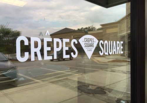 Crepes Square sign