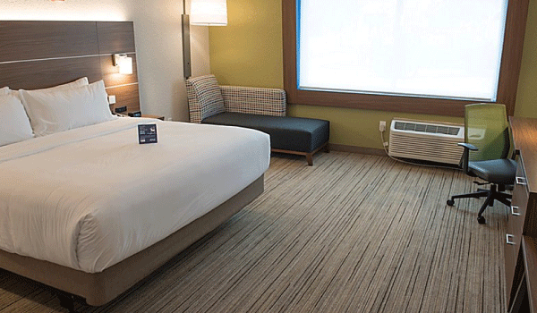 Holiday Inn Express Merrillville king