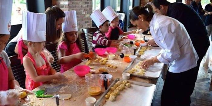 Maggianos Little Chef Academy Cooking Class Kids