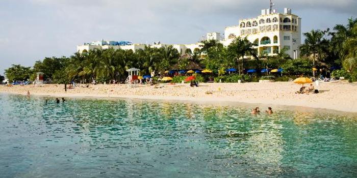 Doctor's Cave Beach