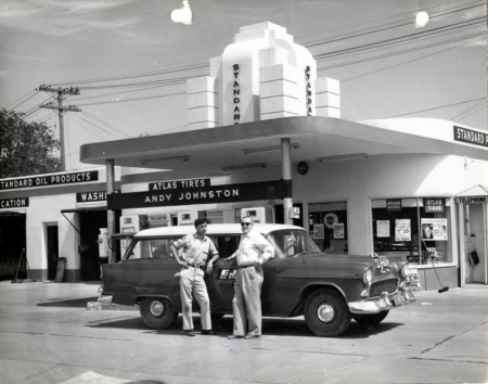 An image from 1955 of the Andy Johnston Service Station in Albuquerque.