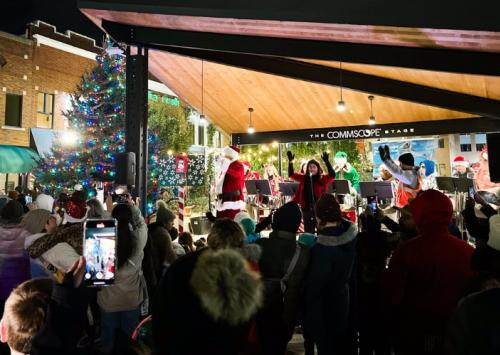 Lowes Foods Christmas Parade & Tree Lighting