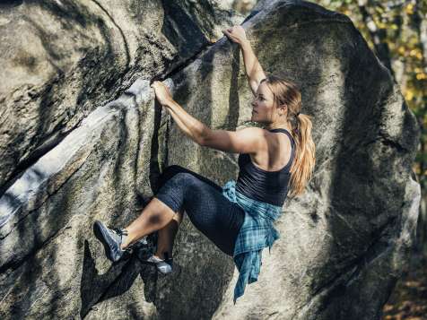 Bouldering in Lincoln Woods