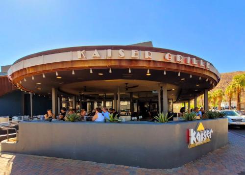 Kaiser Grille Front Patio
