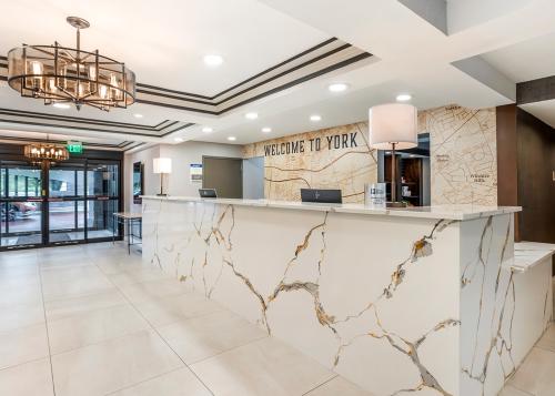 DTN - HI - Places to Stay - Best Western Plus Heritage Rail Inn & Suites
