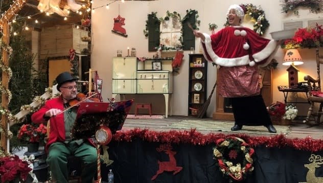 Apple Holler Christmas Show