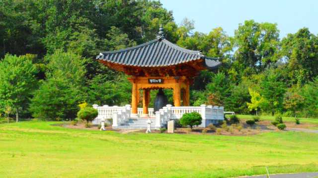 Korean Bell Garden In Meadowlark Gardens Fairfax County Va