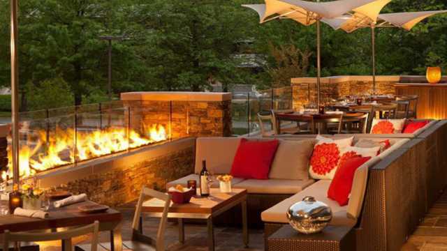 Outside Dining & Restaurants With Outdoor Seating | FXVA